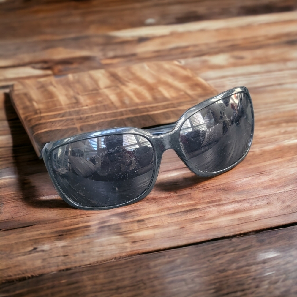 Bannana Republic Black Sunglasses